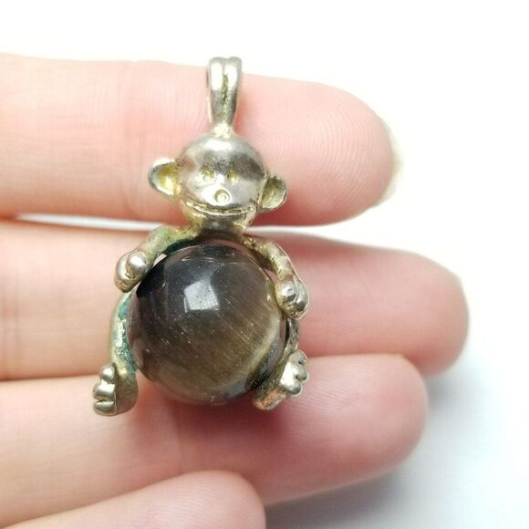 Vintage Little Monkey Holding Brown Catseye Glass Ball Pendant Charm Silver Tone - Picture 7 of 7